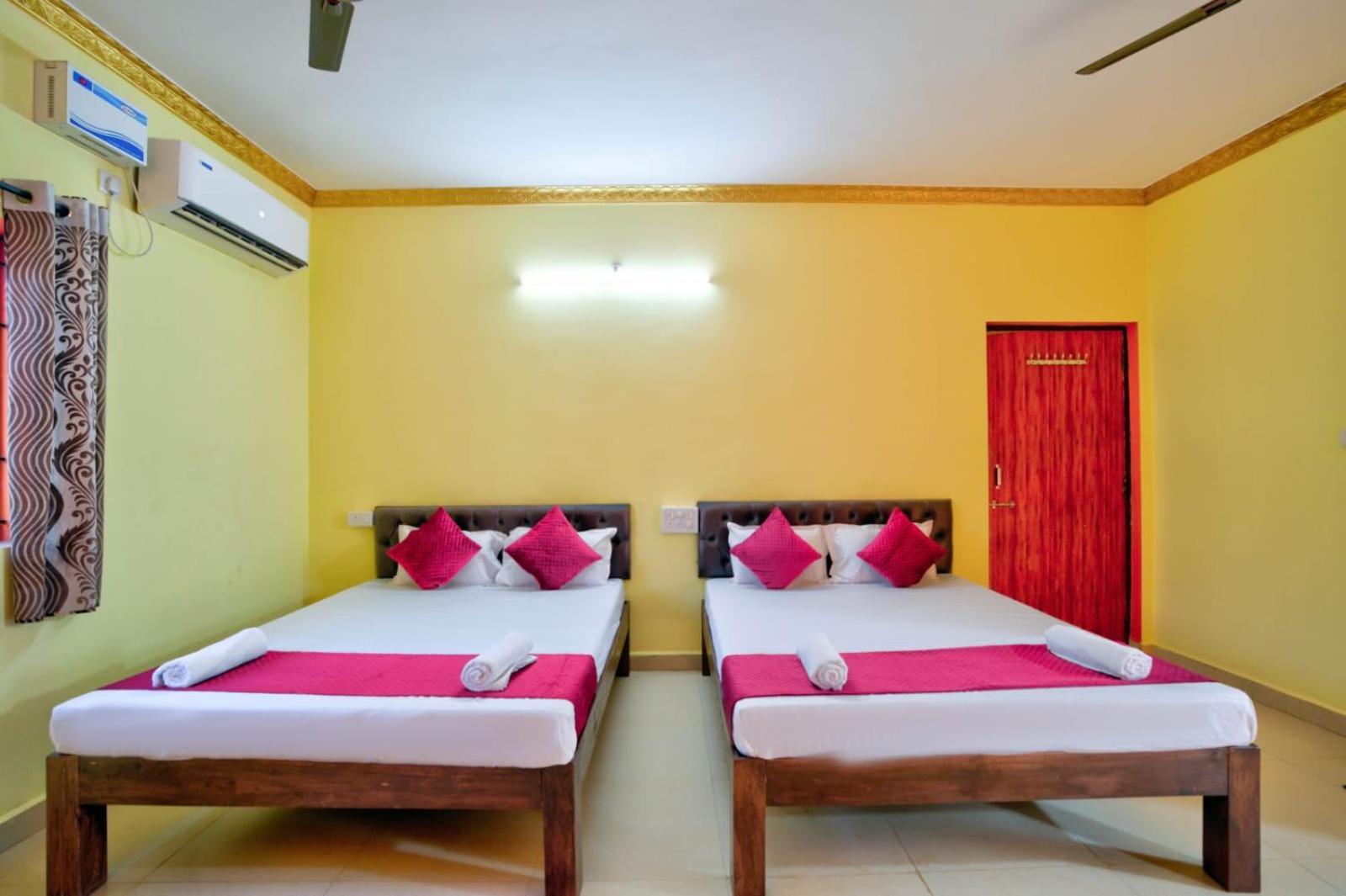 Hotel Savita Calangute Kamer foto