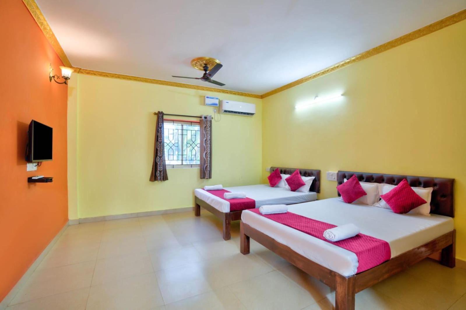 Hotel Savita Calangute Kamer foto