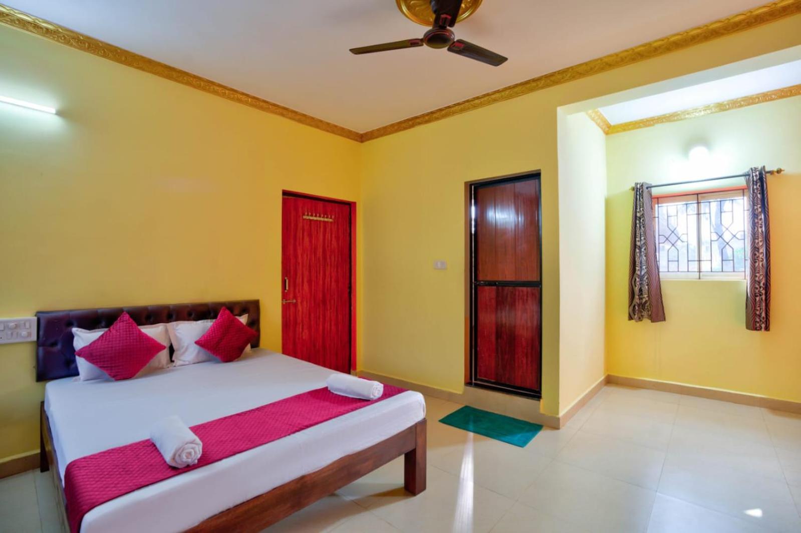 Hotel Savita Calangute Kamer foto