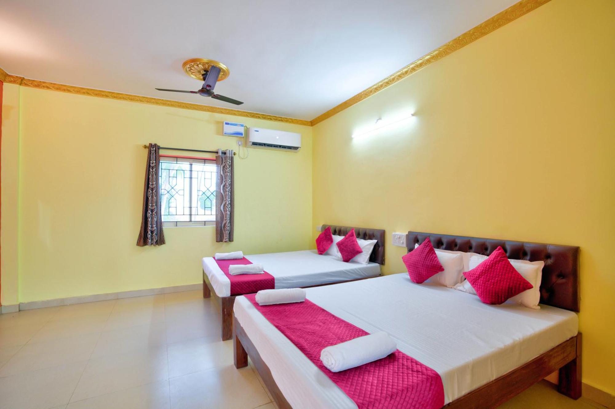 Hotel Savita Calangute Buitenkant foto